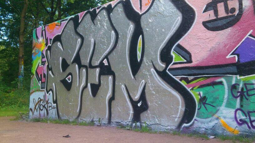 Graffiti Wall in Bonn - Photo by LifeIsZweet - Liz, sem, bonn (2013)