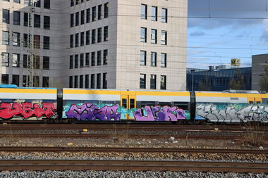 Graffiti Train - Photo by Lkwpeter - Choe, veit, zisa