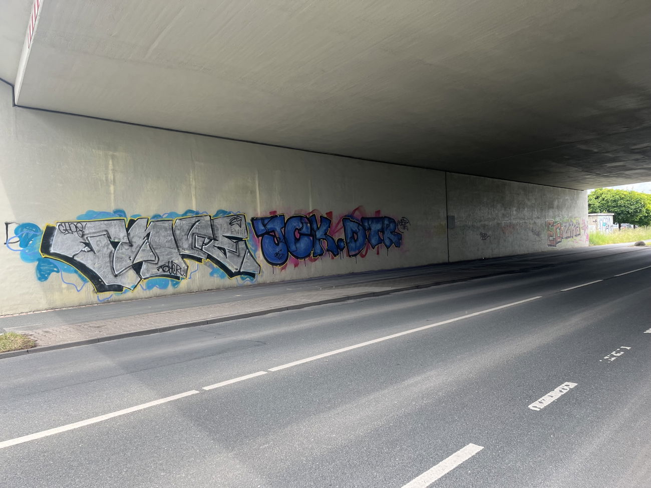 Graffiti Bombing in Paderborn  - Photo by Lkwpeter - Choe, tnf, samb
