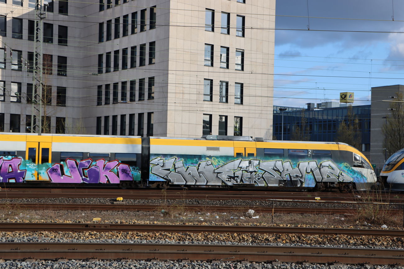 Graffiti Train - Photo by Lkwpeter - Tnf, Choe, jck