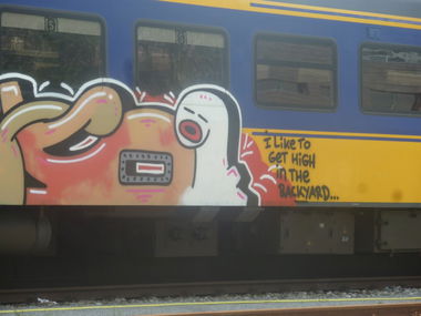 Graffiti Train in Netherlands - Photo by Longpape - Yesyo (2011)