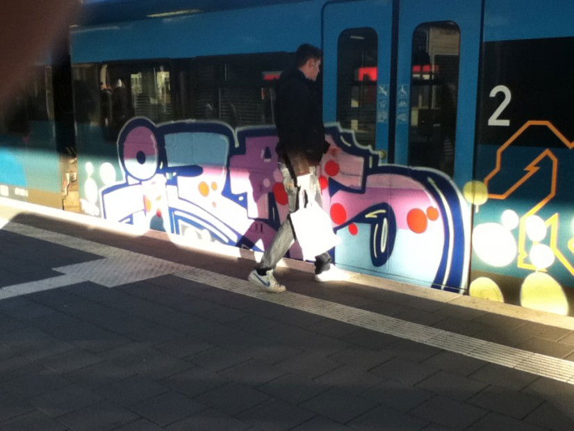 Graffiti Train - Photo by Longpape - Iras, Qb, Slac (2012)