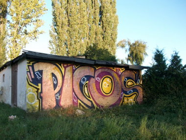 Graffiti Bombing - Photo by LosPicos - pc, io, picos