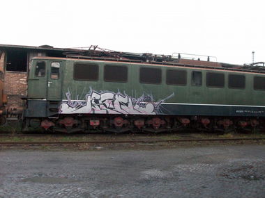 Graffiti Train - Photo by LosPicos - phak, io