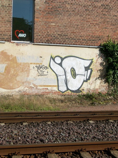 Graffiti Bombing - Photo by LosPicos - io
