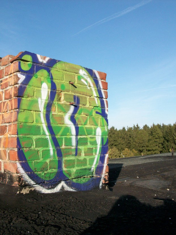 Graffiti Bombing - Photo by LosPicos - io