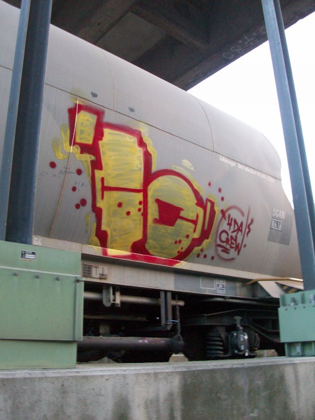 Graffiti Train - Photo by LosPicos - io