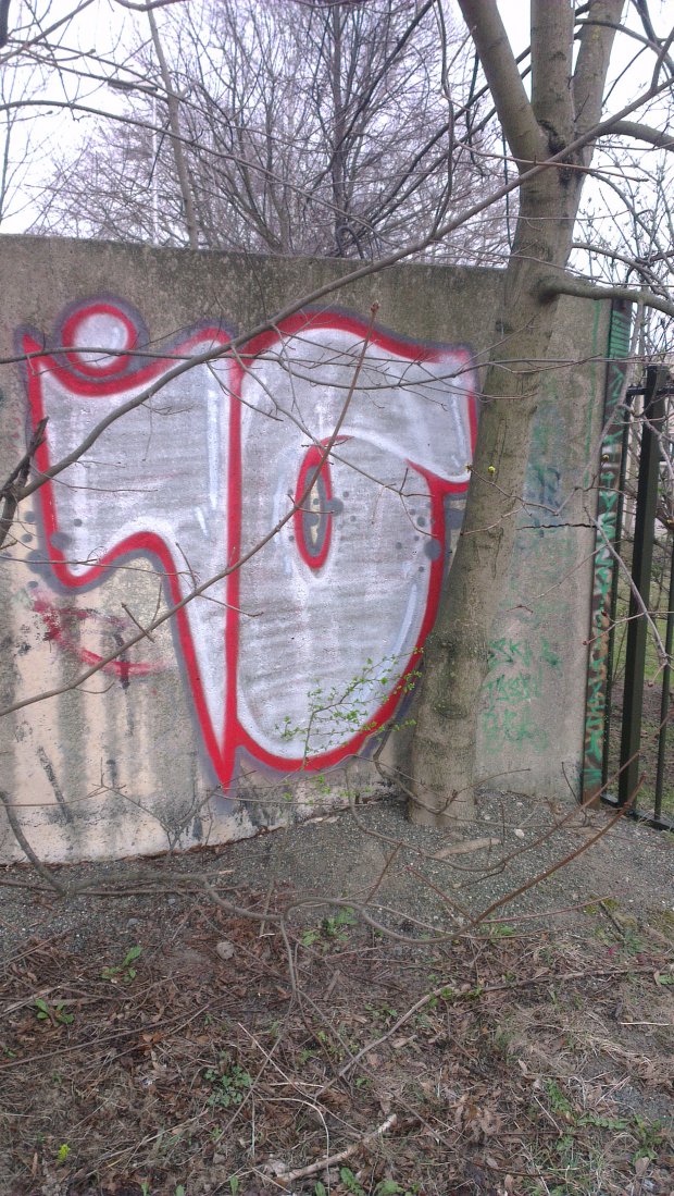 Graffiti Bombing - Photo by LosPicos - io