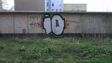 Graffiti Bombing - Photo by LosPicos - io