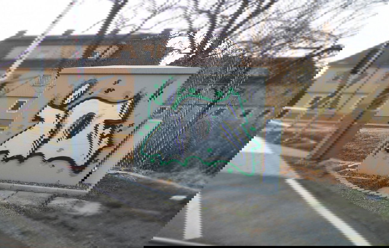 Graffiti Bombing - Photo by LosPicos - io