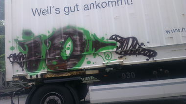 Graffiti Bombing - Photo by LosPicos - io (2015)