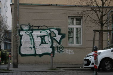 Graffiti Bombing - Photo by LosPicos - IO (2015)