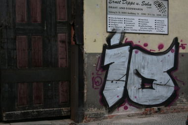 Graffiti Bombing - Photo by LosPicos - IO (2015)