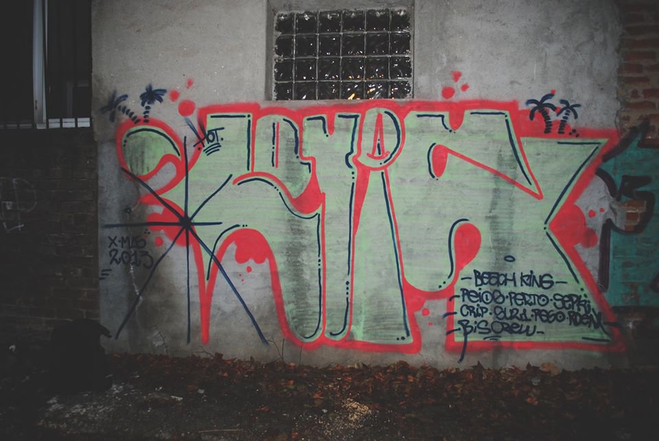 Graffiti Wall in Bucharest - Photo by LouieVuitton - Louis, louie, bis (2013)