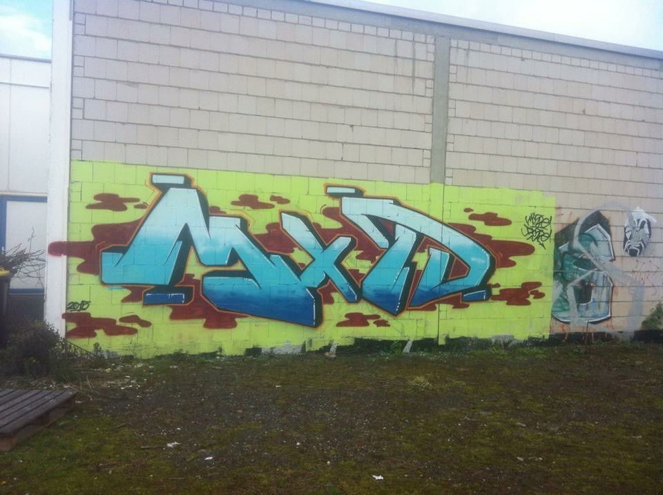 Graffiti Wall - Photo by Love - M-D