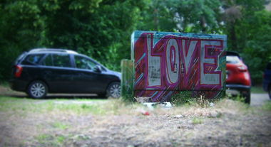 Graffiti Bombing - Photo by Love80 - love