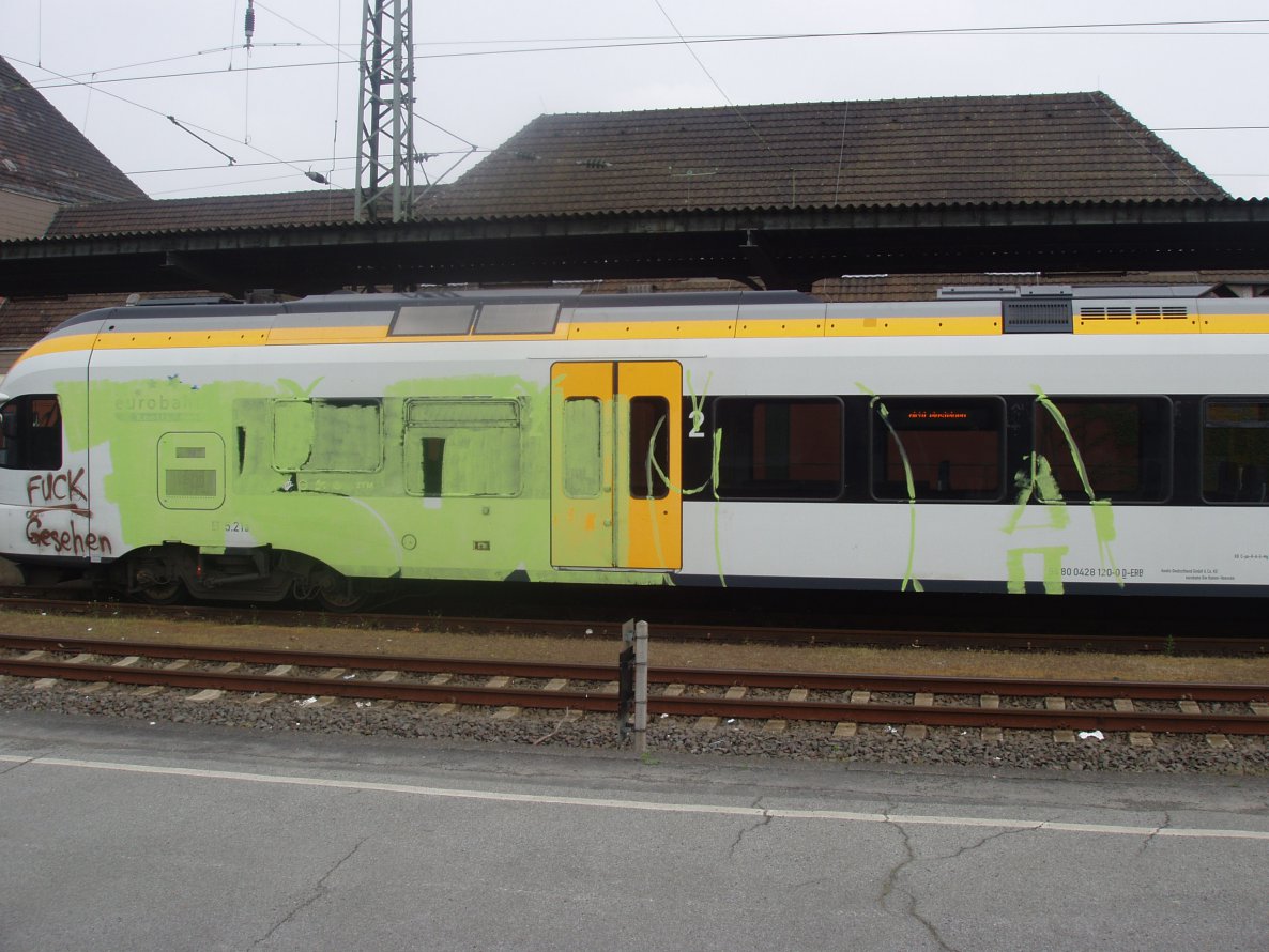 Graffiti Train in Hamm - Photo by LoveArt - PSA, Wholecar (2014)