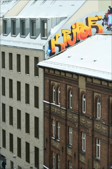 Graffiti Artwork - Photo by Lunatic - Roof, Kripoe