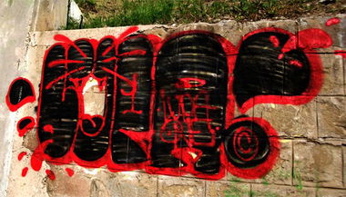 Graffiti Bombing - Photo by LupaOne - LUPA