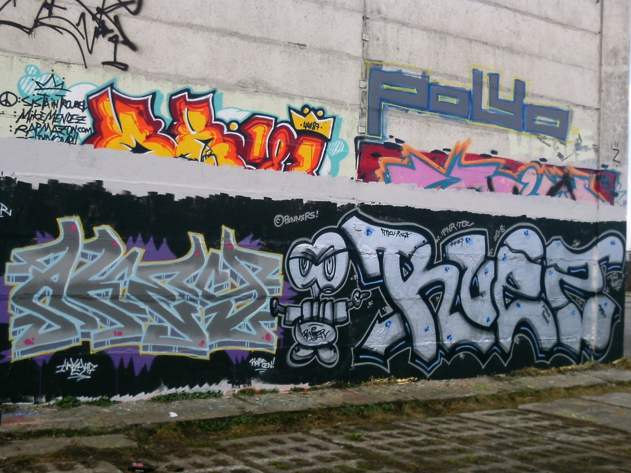 Graffiti Wall - Photo by MADAFAKA - Hopfen
