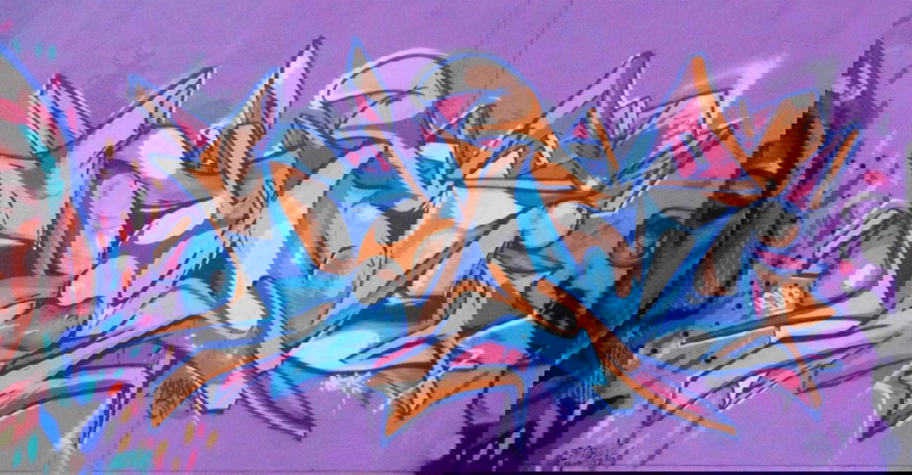 Graffiti Wall - Photo by MANIA189 - TRUJILLO, DRUGS, ALCOHOL