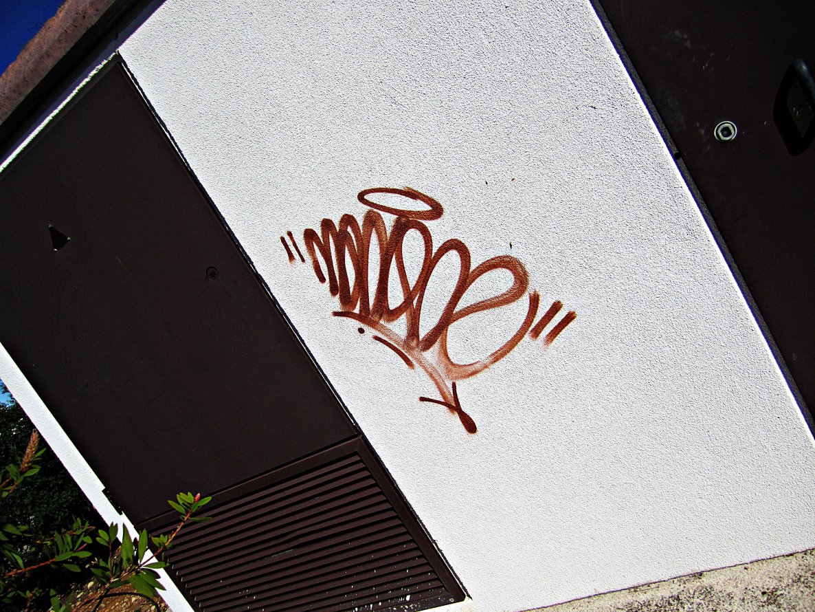 Graffiti Bombing in Pego - Photo by MANIONE - manione, mani (2014)