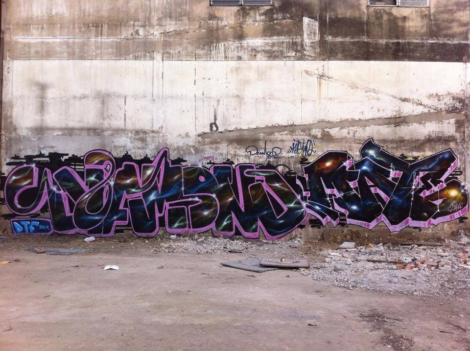 Graffiti Wall - Photo by MATETWO