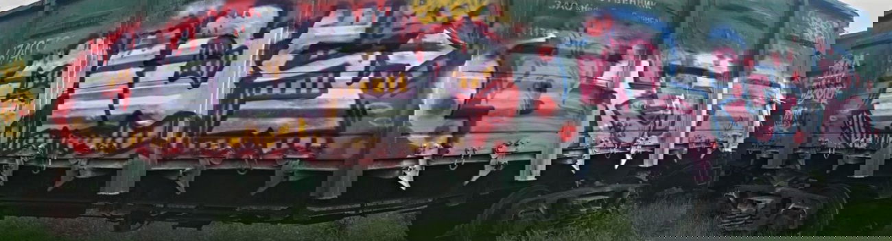 Graffiti Train - Photo by MINUS - OLBS, MINUS, ???