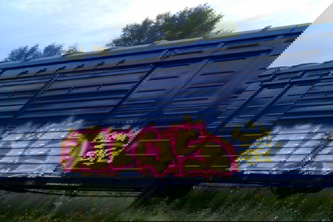 Graffiti Train - Photo by MINUS - OLBS, MINUS (2013)