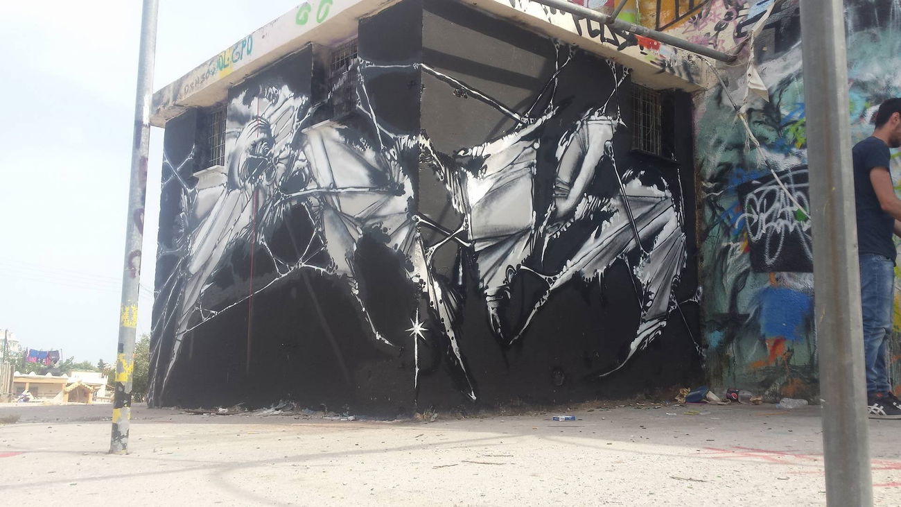 Graffiti Wall in Δημοτική Ενότητα Νίκαιασ - Photo by MORFE91 - oreon (2014)