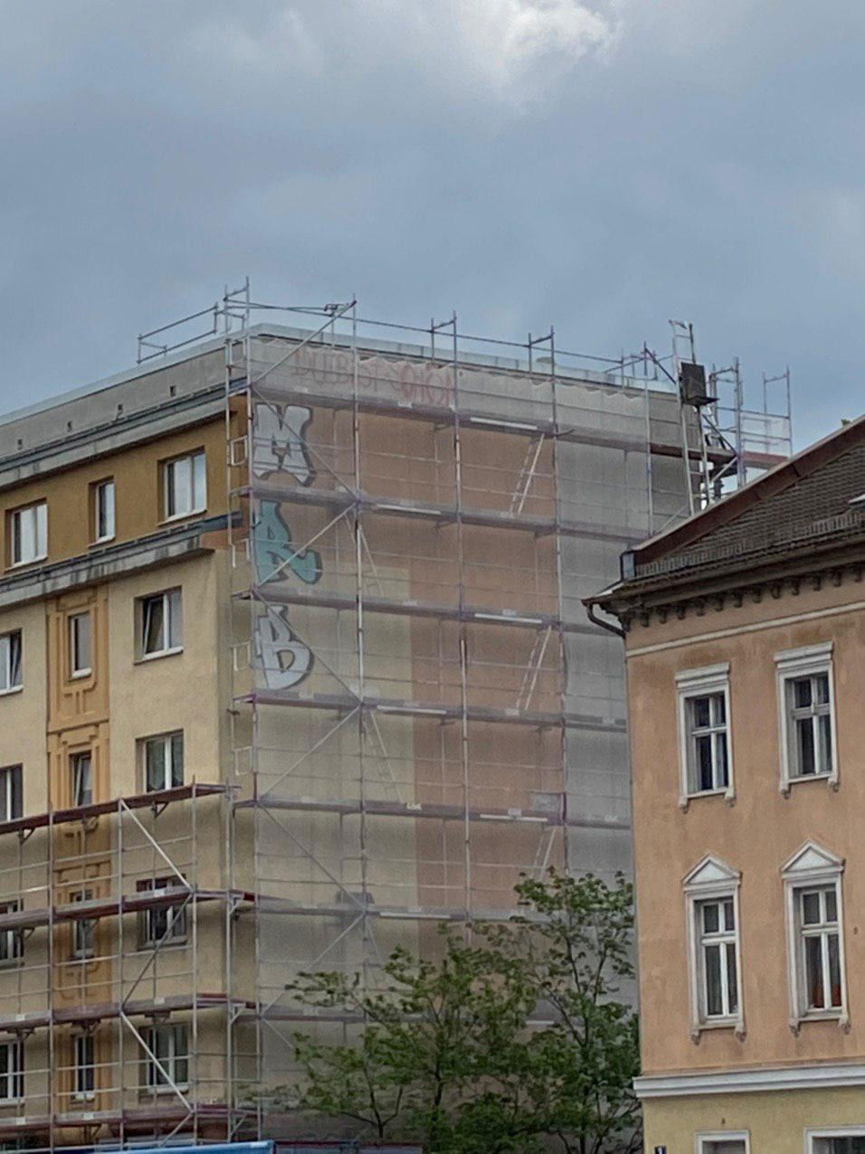 Graffiti Bombing - Photo by MRB - MRB (2020)