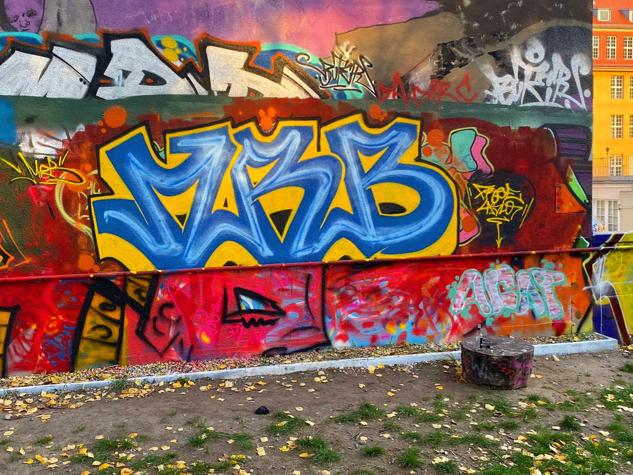 Graffiti Wall - Photo by MRB - MRB (2019)