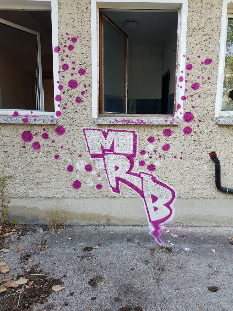 Graffiti Wall - Photo by MRB - MRB (2018)