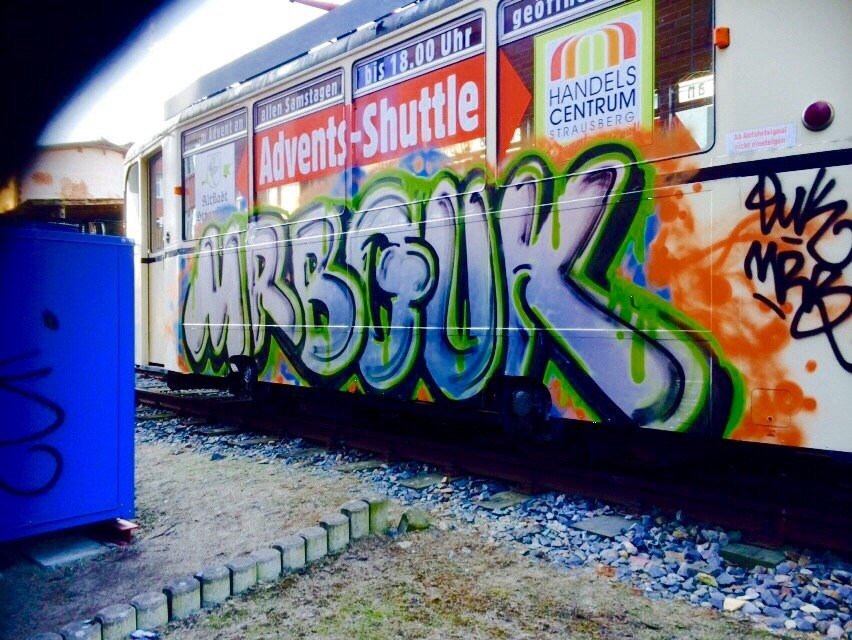 Graffiti Train - Photo by MRB - MRB, QUK (2015)