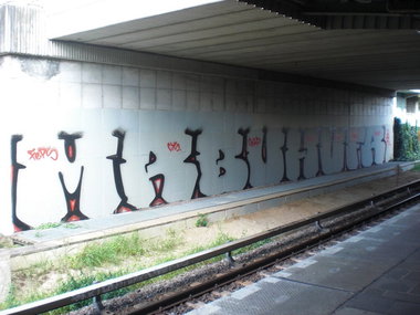 Graffiti Bombing - Photo by MRB - MRB, UHV, FR