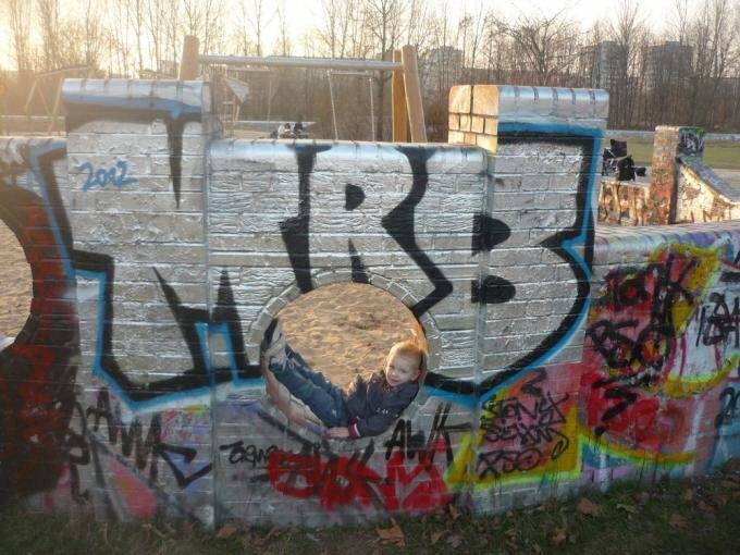 Graffiti Bombing - Photo by MRB - MRB