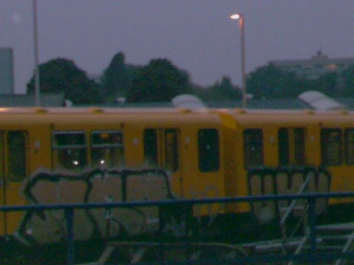 Graffiti Train - Photo by MRB - MRB, UHV