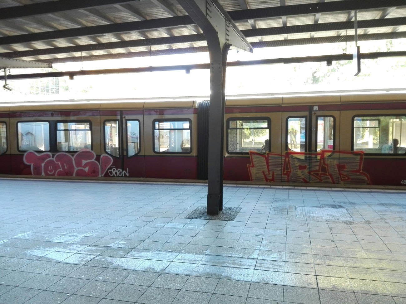 Graffiti Train - Photo by MRB - MRB, TODS (2018)