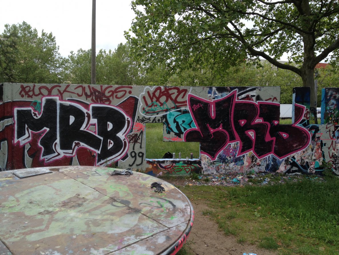 Graffiti Bombing - Photo by MRB - MRB, MRB (2014)