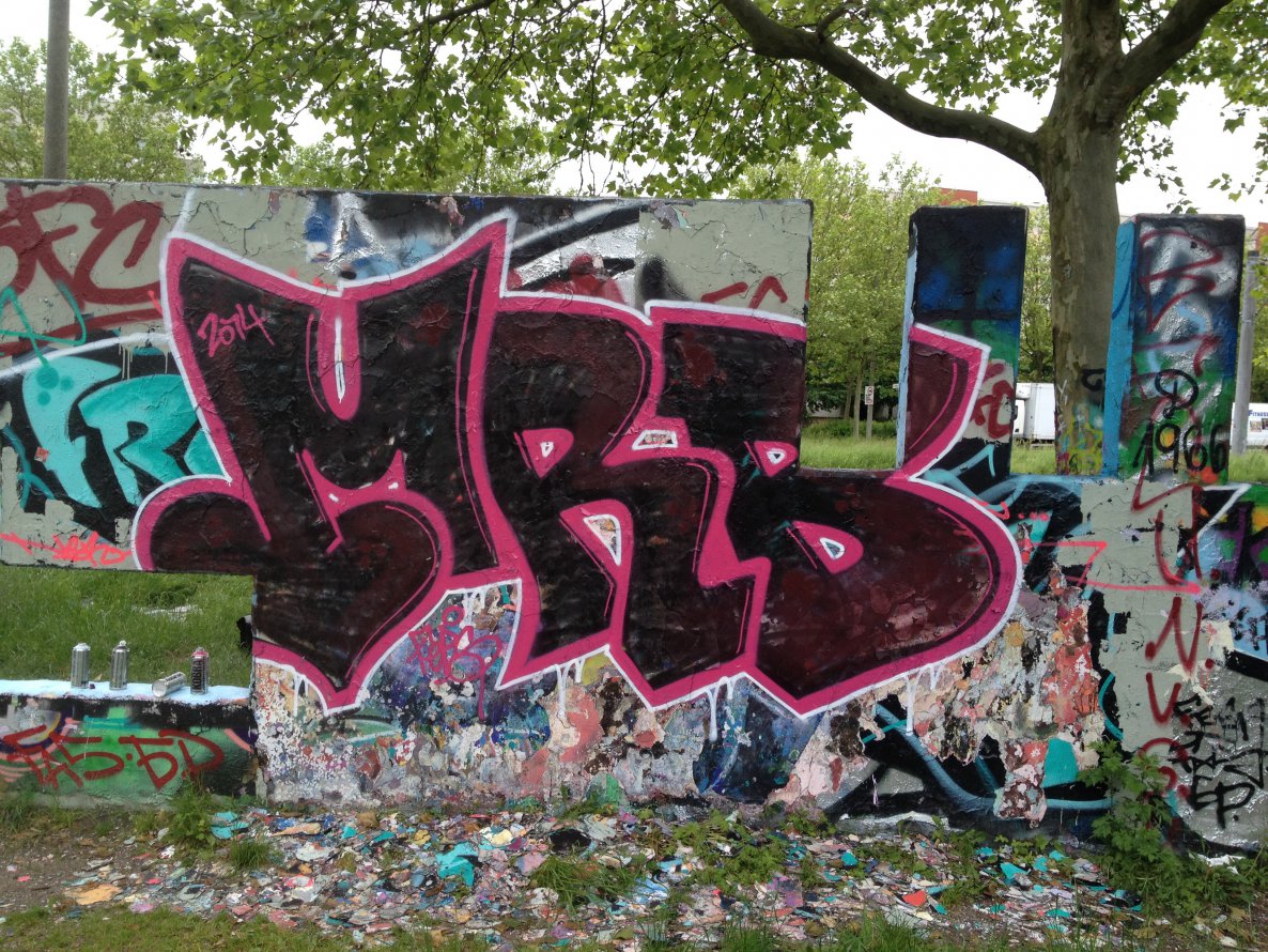 Graffiti Bombing - Photo by MRB - MRB (2014)