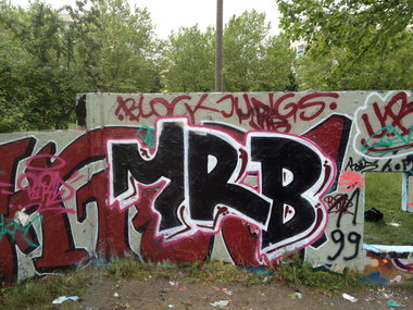 Graffiti Bombing - Photo by MRB - MRB (2014)