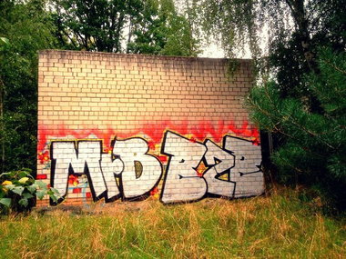 Graffiti Bombing - Photo by MRB - MrB, B2B (2014)