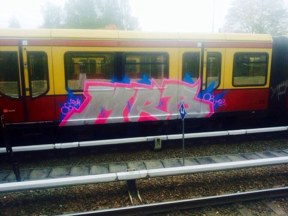 Graffiti Train - Photo by MRB - MRB (2014)