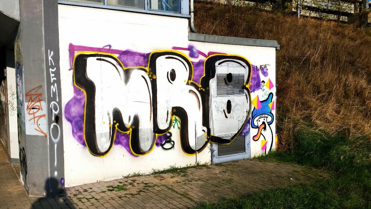Graffiti Bombing - Photo by MRB - MRB (2014)