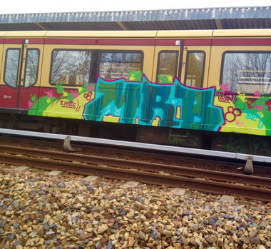Graffiti Train - Photo by MRB - MRB (2014)