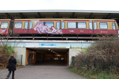 Graffiti Train - Photo by MRB - MRB (2014)