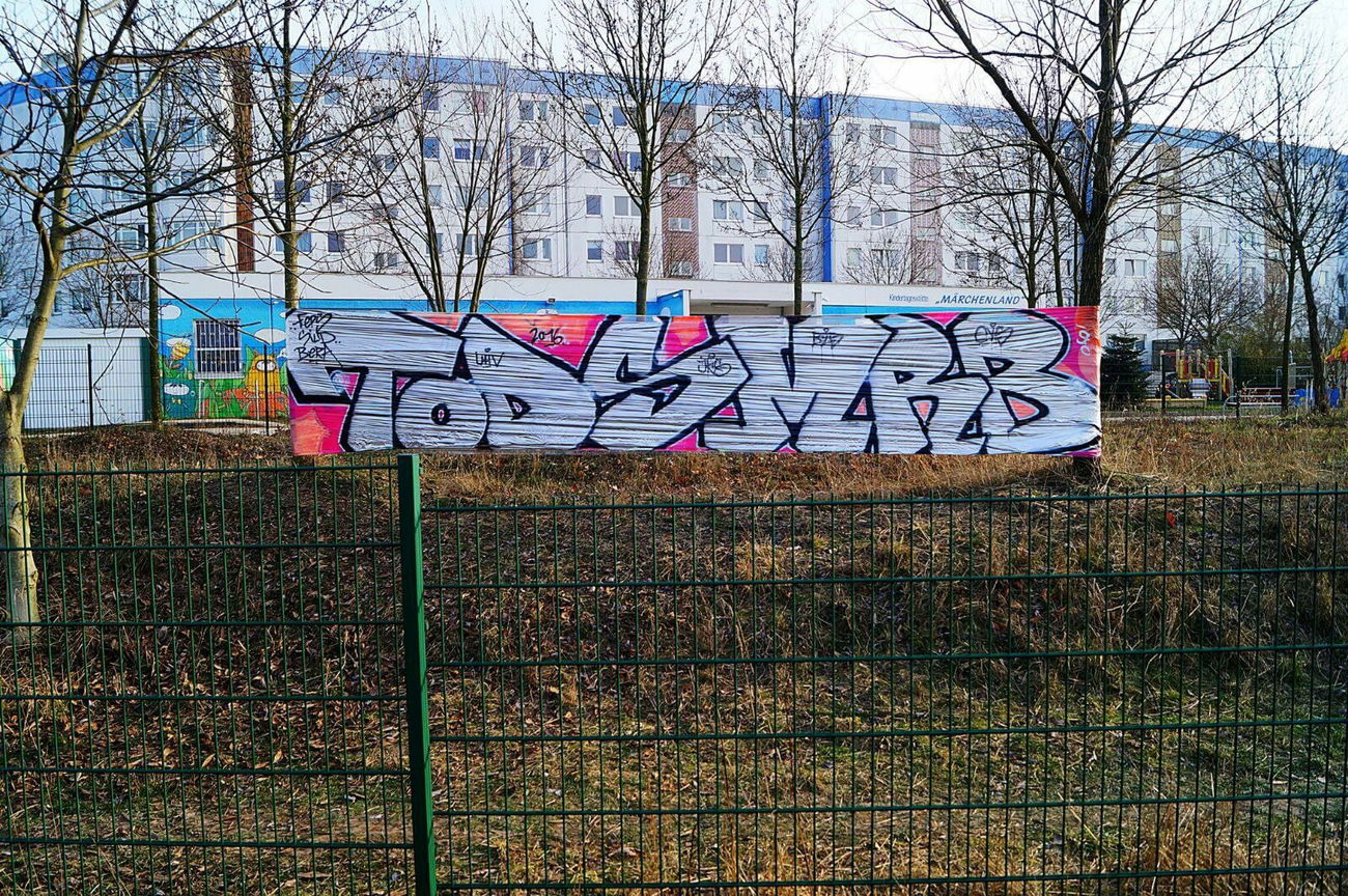 Graffiti Street Art - Photo by MRB (2016)