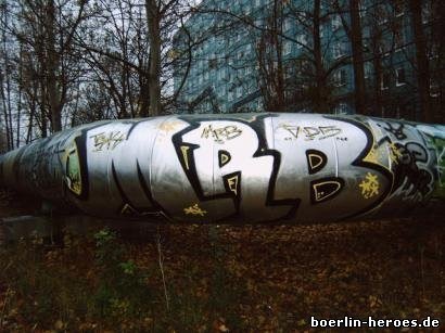 Graffiti Bombing - Photo by MRB - MRB (2005)