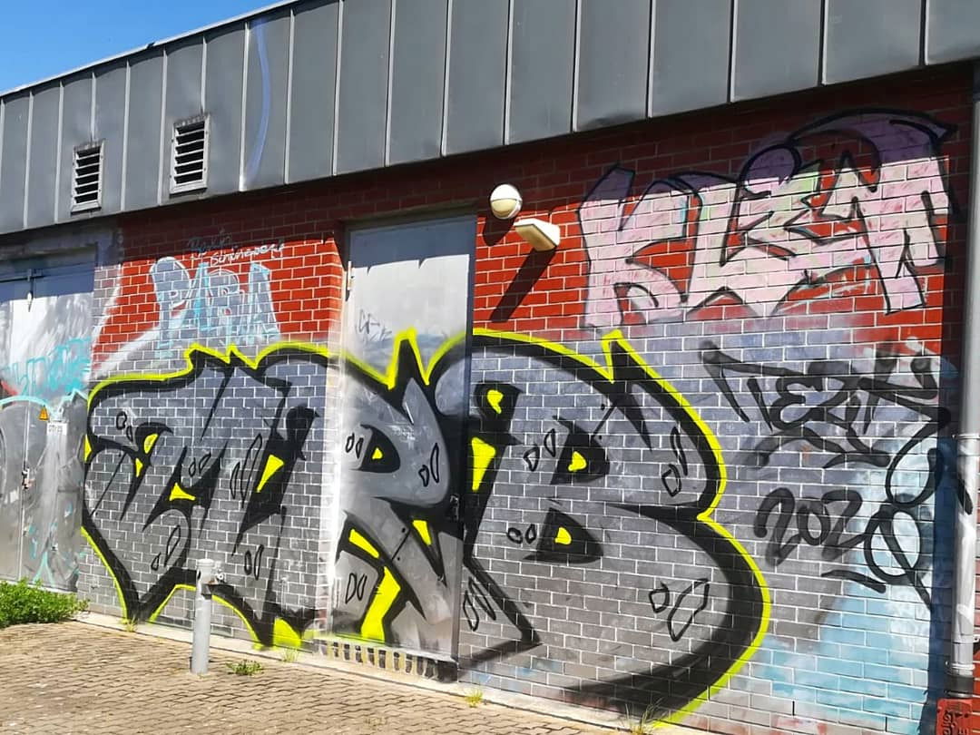 Graffiti Bombing - Photo by MRB - MRB (2020)