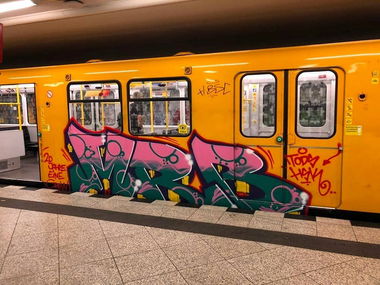 Graffiti Train - Photo by MRB - MRB, 20jahre (2020)